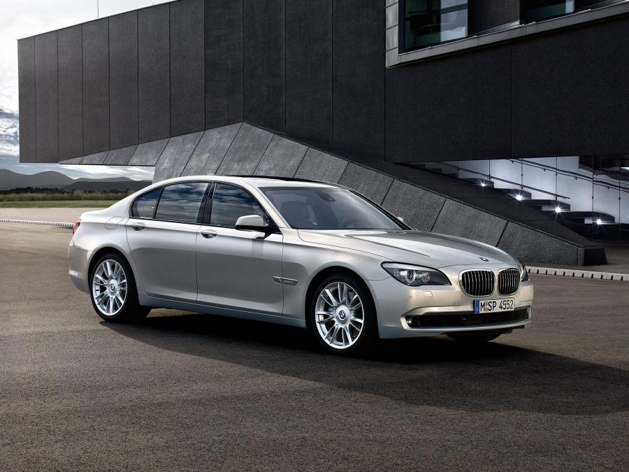  BMW 7-Series Individual 2009 года  (фото 11 из 13)